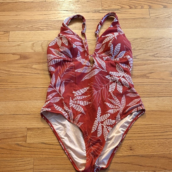 Cupshe Red and White Leaf Print One Piece Swimsuit - Picture 1 of 6
